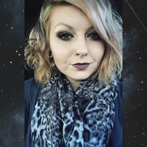 Meet your Posher, Ariana